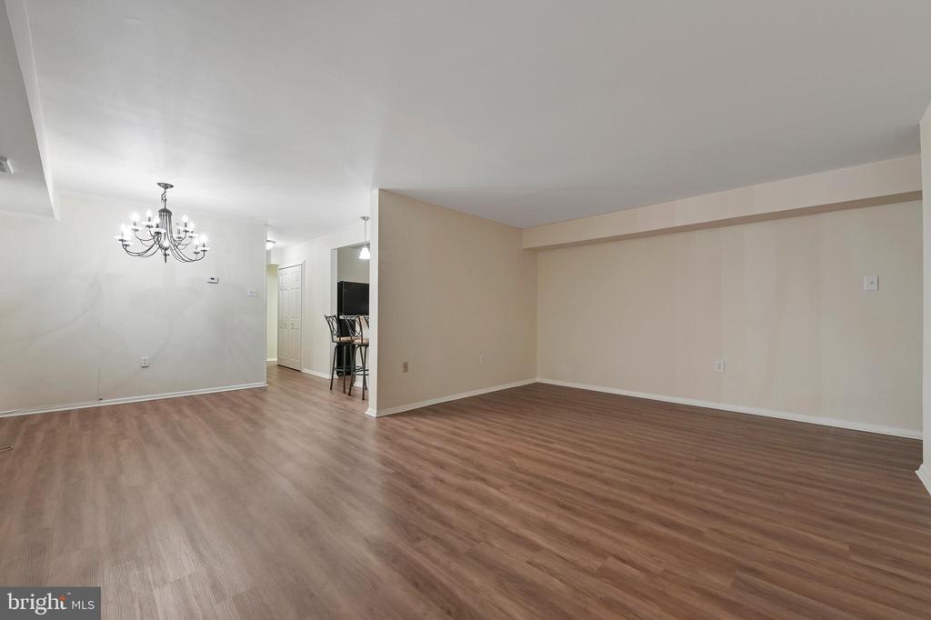203 VICTOR PARKWAY Unit: 203F