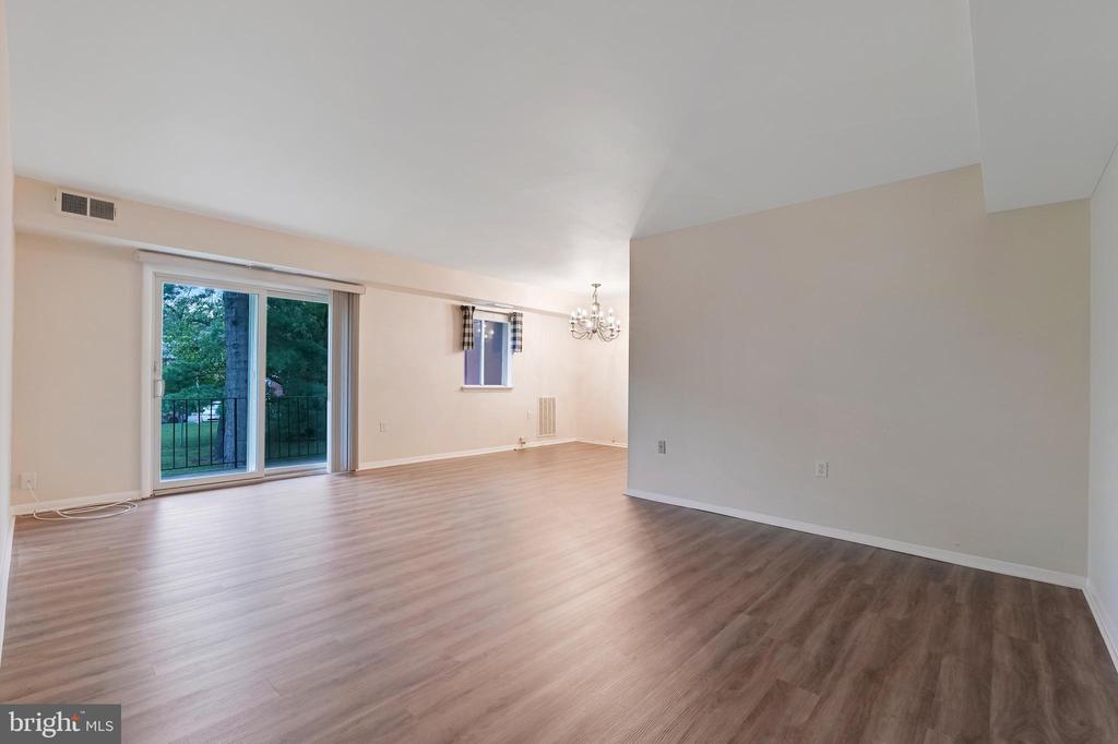 203 VICTOR PARKWAY Unit: 203F