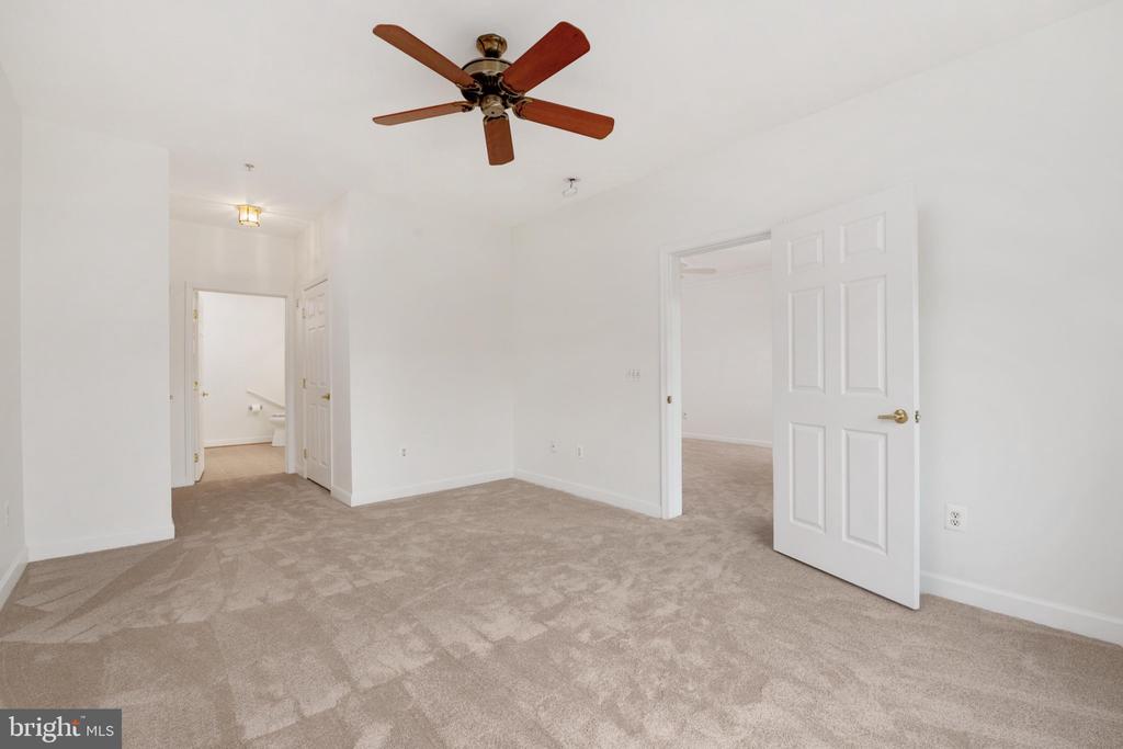 421 HAMLET CLUB DRIVE Unit: 305