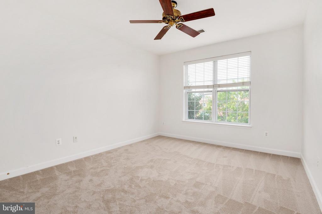 421 HAMLET CLUB DRIVE Unit: 305