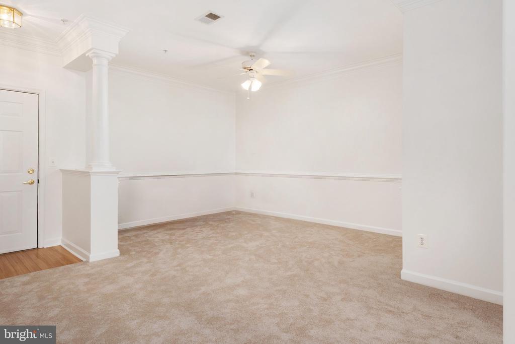 421 HAMLET CLUB DRIVE Unit: 305