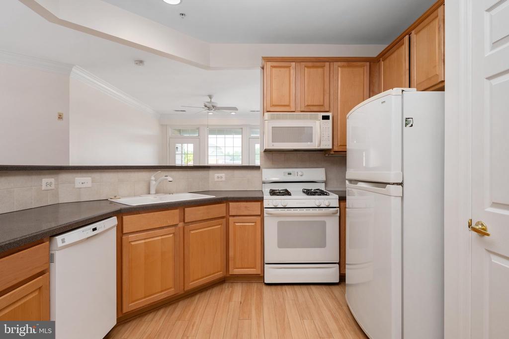 421 HAMLET CLUB DRIVE Unit: 305
