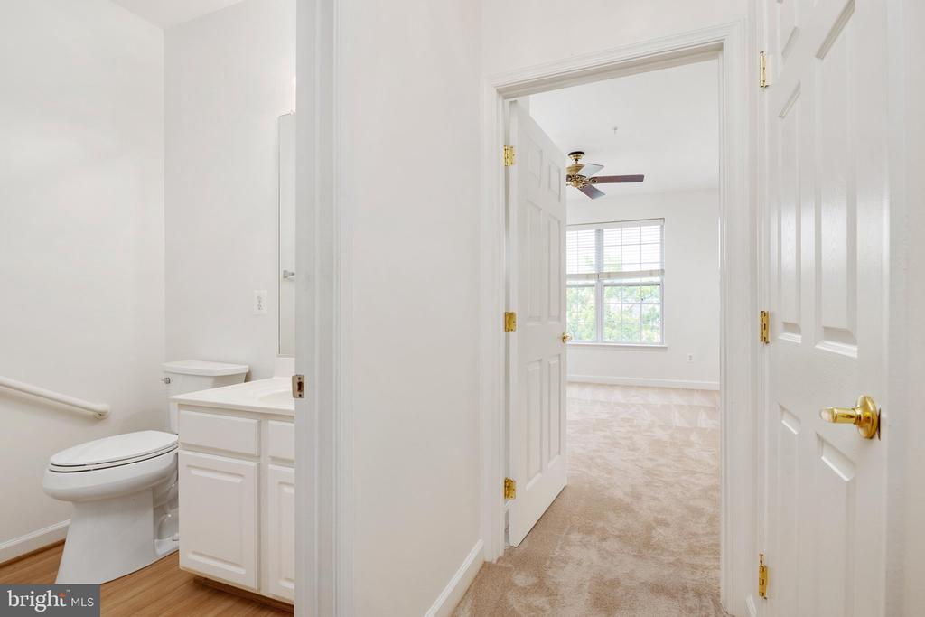 421 HAMLET CLUB DRIVE Unit: 305