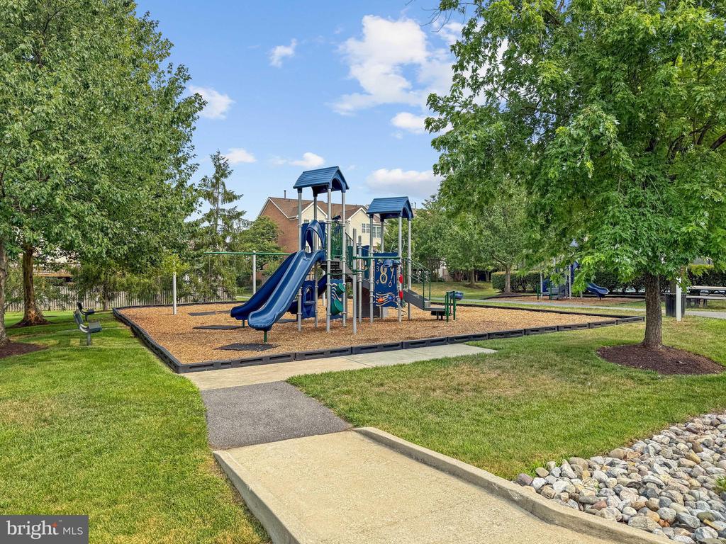 421 HAMLET CLUB DRIVE Unit: 305