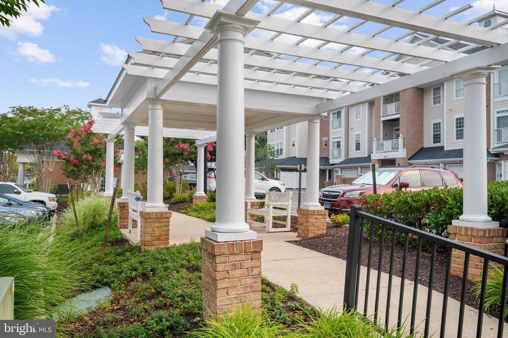 421 HAMLET CLUB DRIVE Unit: 305