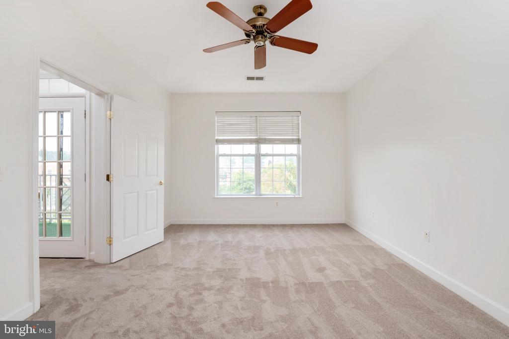 421 HAMLET CLUB DRIVE Unit: 305