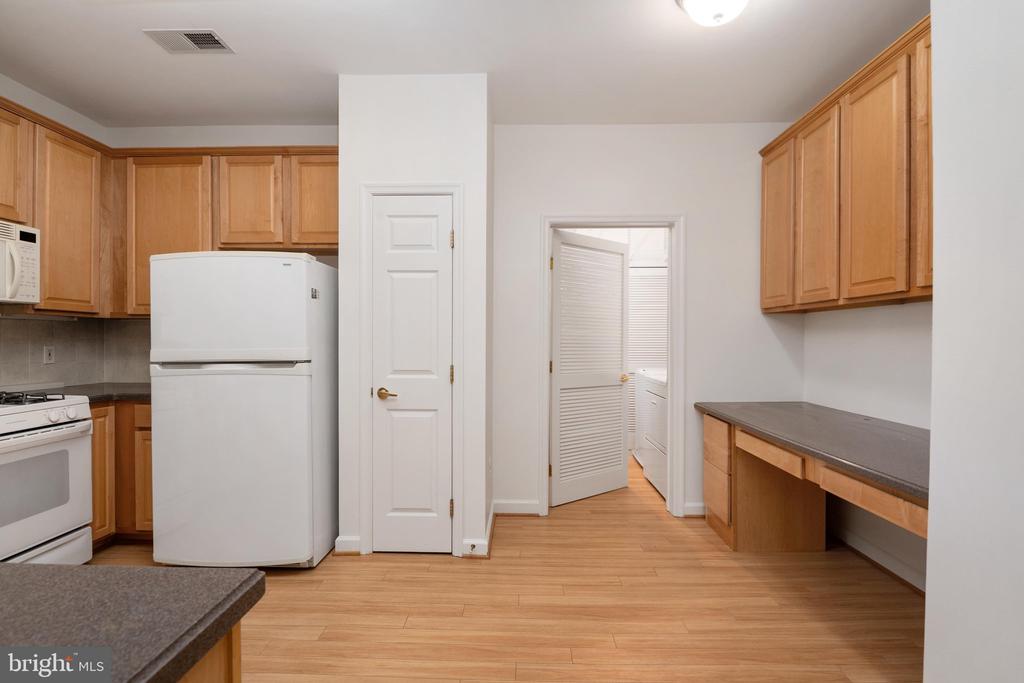 421 HAMLET CLUB DRIVE Unit: 305
