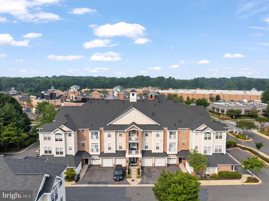 421 HAMLET CLUB DRIVE Unit: 305