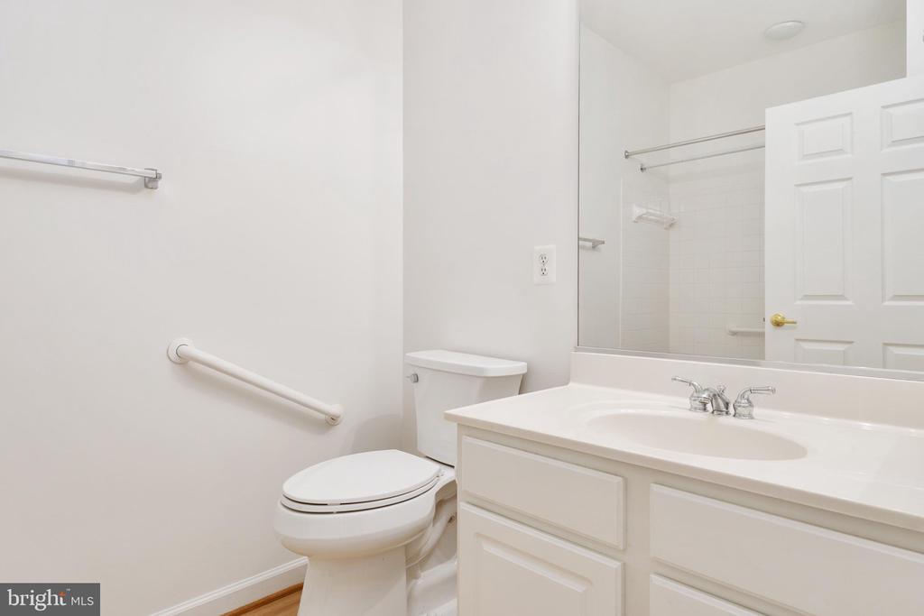 421 HAMLET CLUB DRIVE Unit: 305