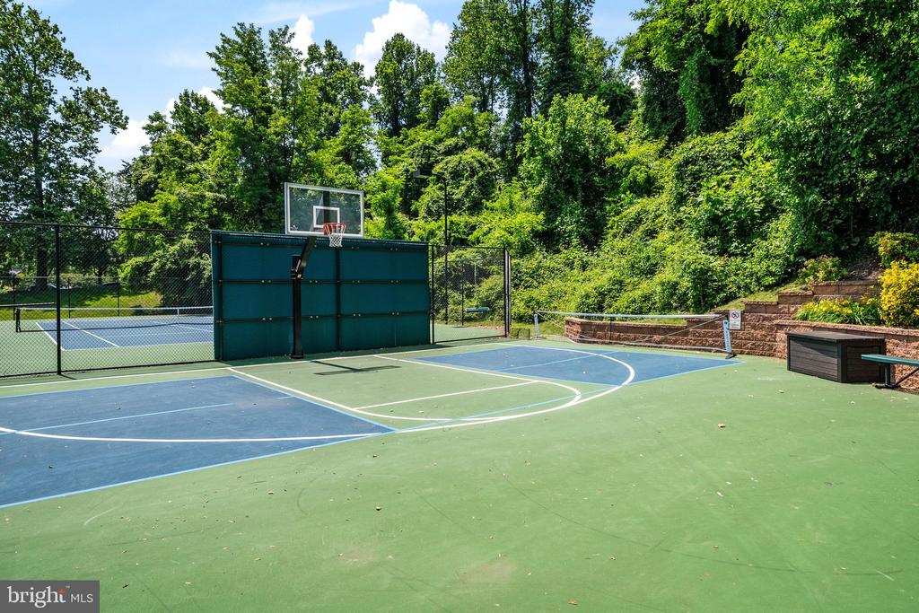 421 HAMLET CLUB DRIVE Unit: 305