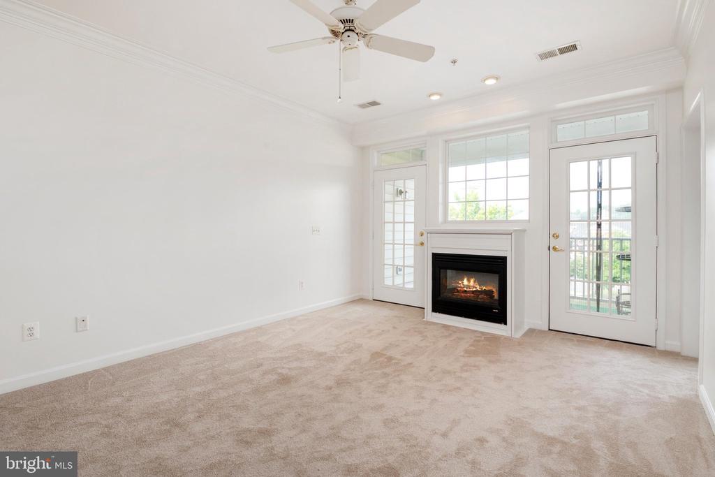 421 HAMLET CLUB DRIVE Unit: 305