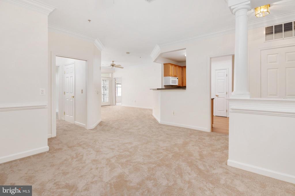 421 HAMLET CLUB DRIVE Unit: 305