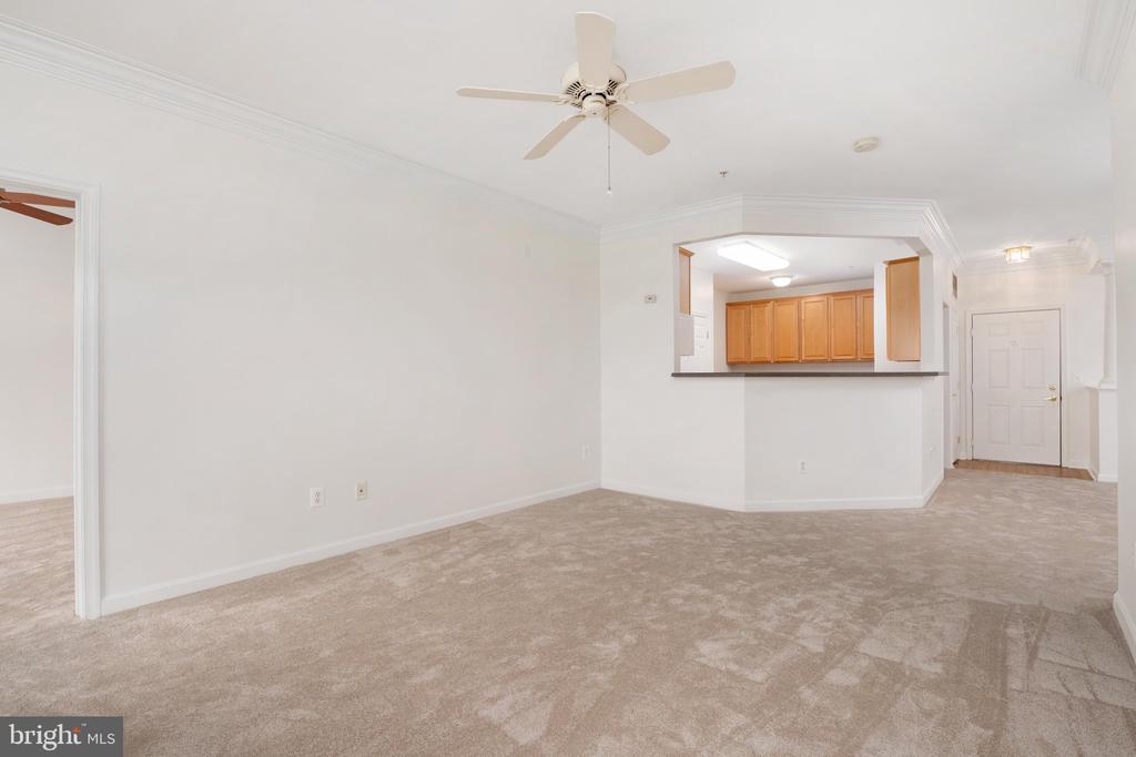 421 HAMLET CLUB DRIVE Unit: 305