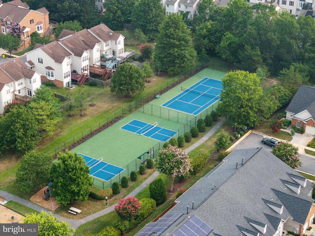 421 HAMLET CLUB DRIVE Unit: 305