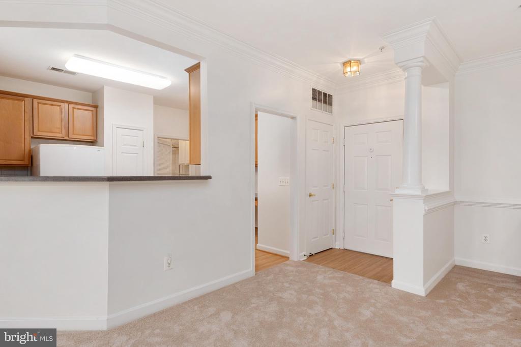 421 HAMLET CLUB DRIVE Unit: 305