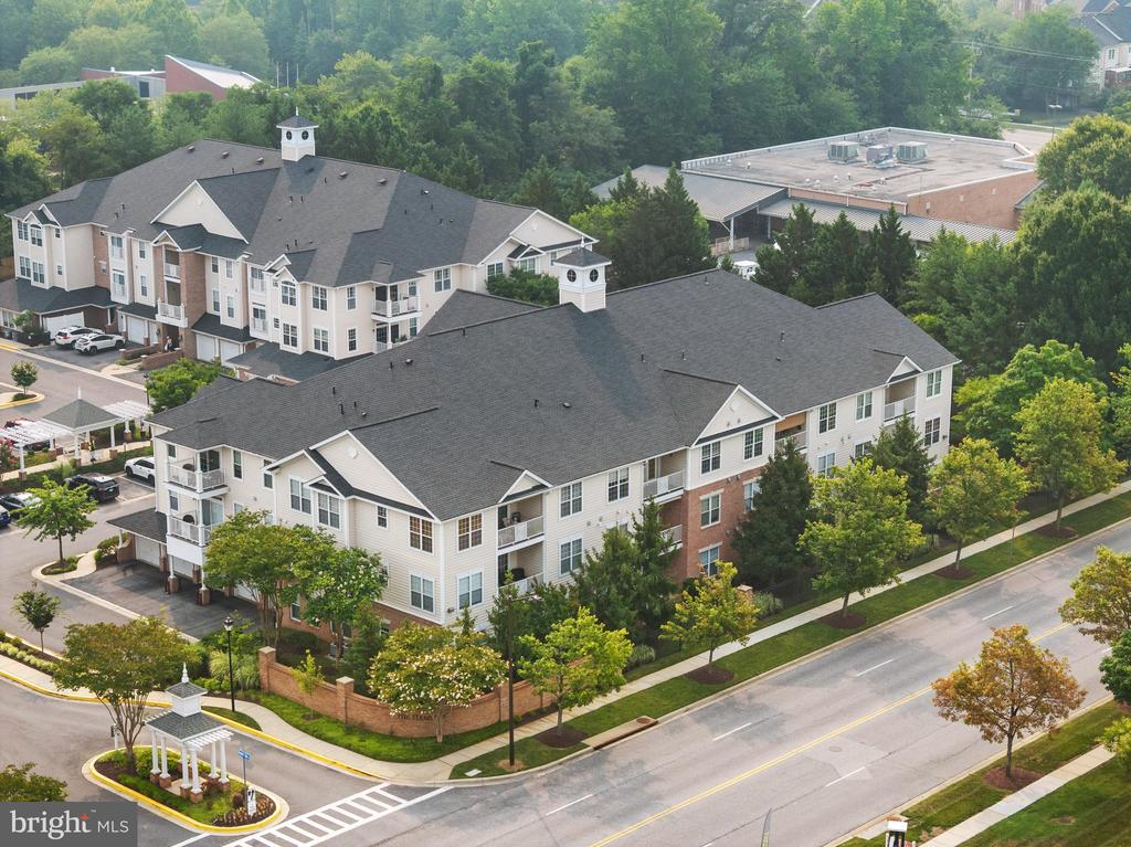 421 HAMLET CLUB DRIVE Unit: 305