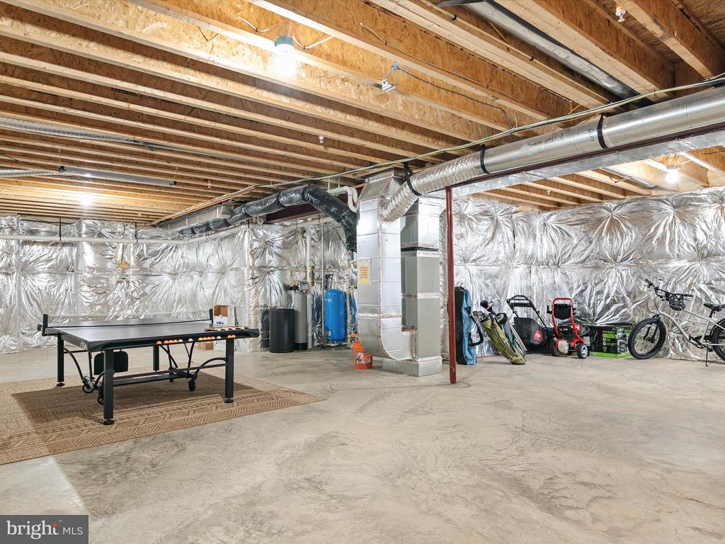 940 PEPPERTREE LANE