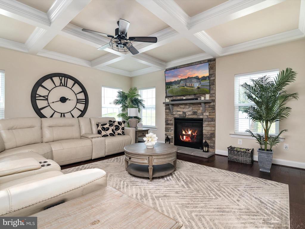 940 PEPPERTREE LANE