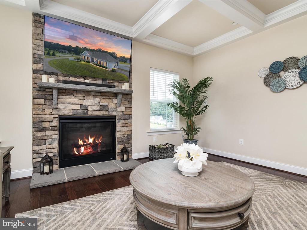 940 PEPPERTREE LANE