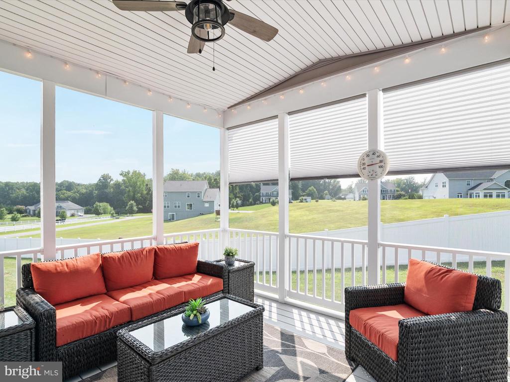 940 PEPPERTREE LANE