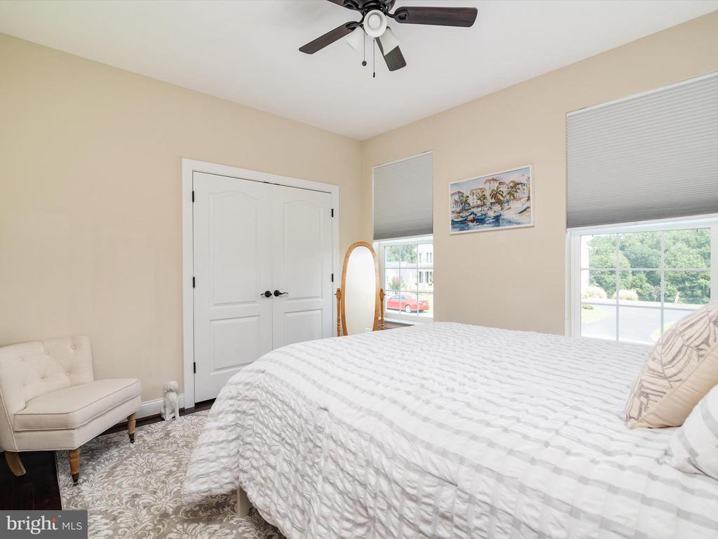 940 PEPPERTREE LANE