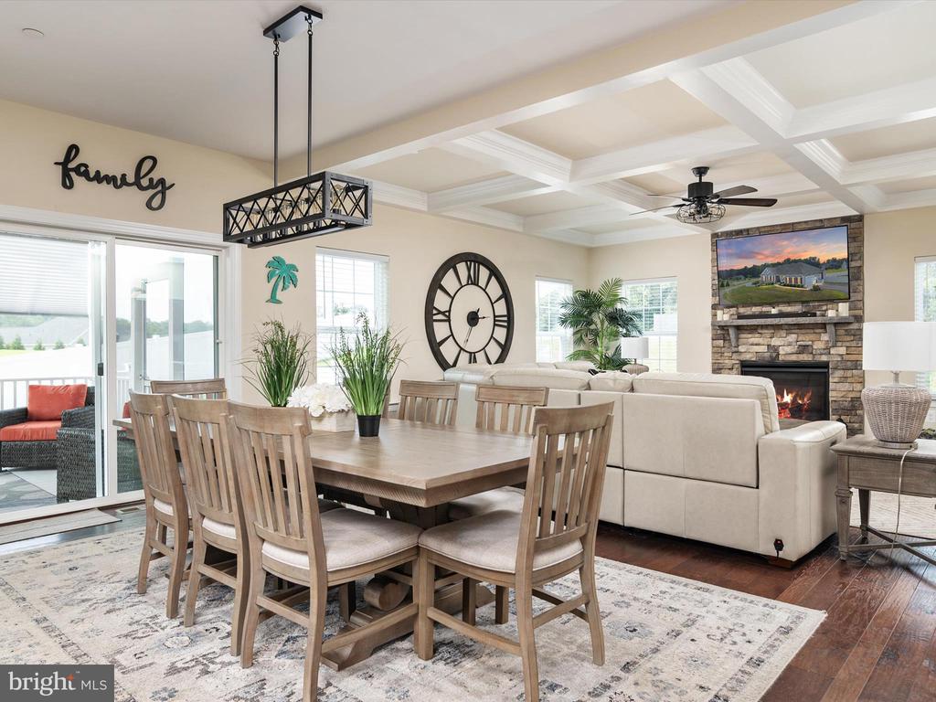 940 PEPPERTREE LANE