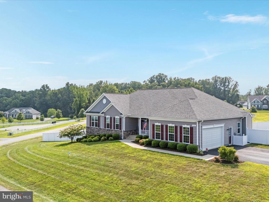 940 PEPPERTREE LANE