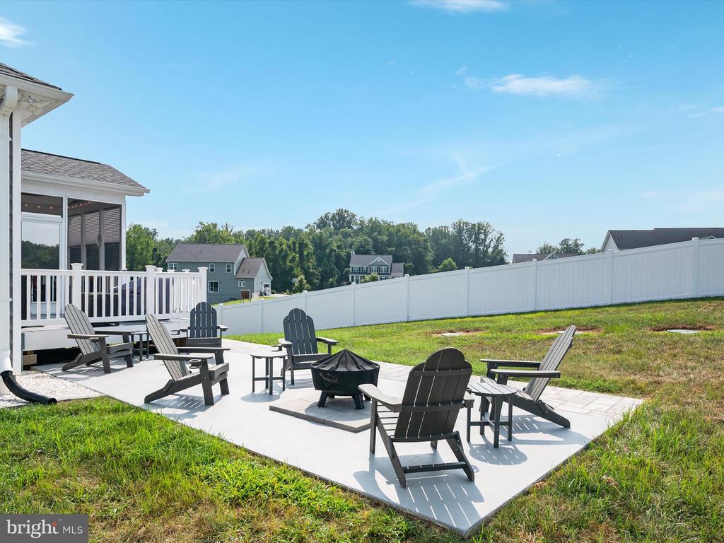 940 PEPPERTREE LANE