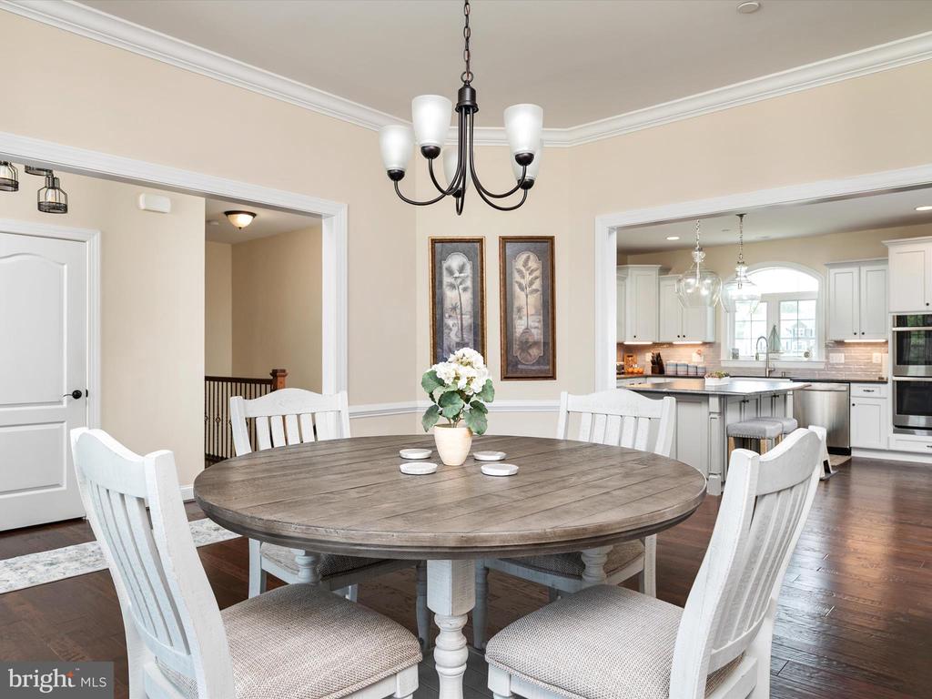 940 PEPPERTREE LANE