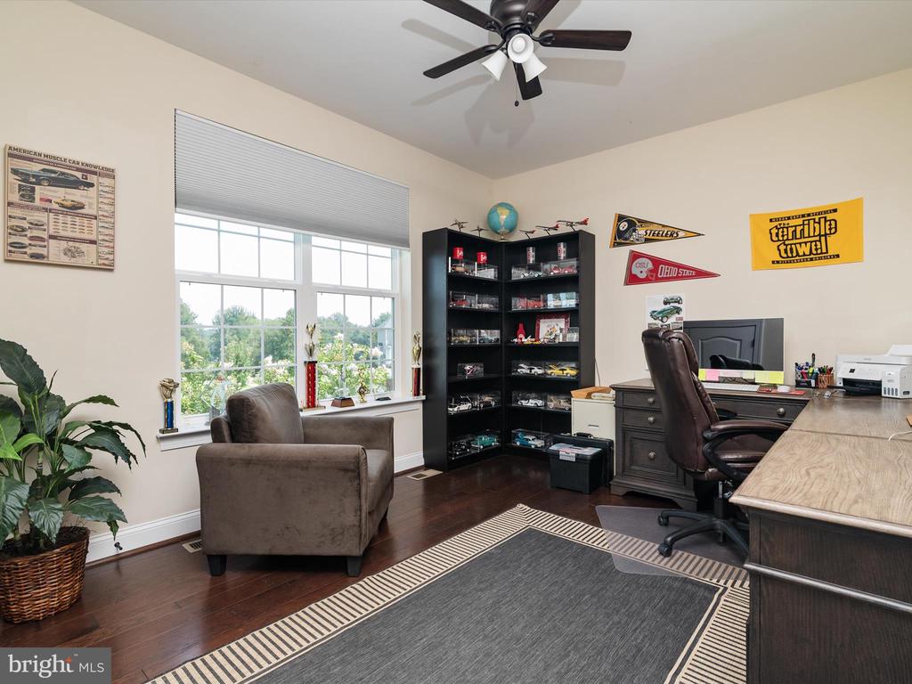940 PEPPERTREE LANE
