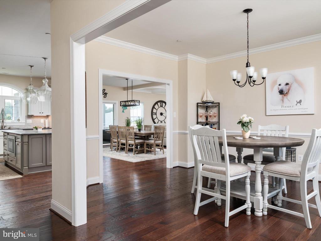 940 PEPPERTREE LANE