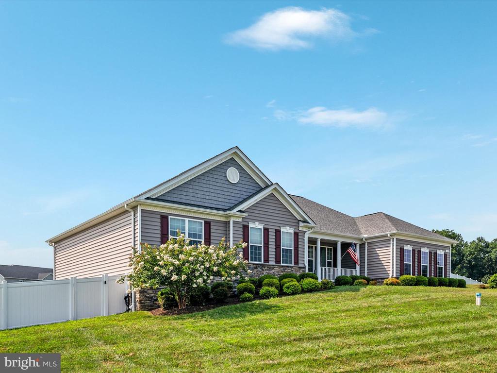 940 PEPPERTREE LANE
