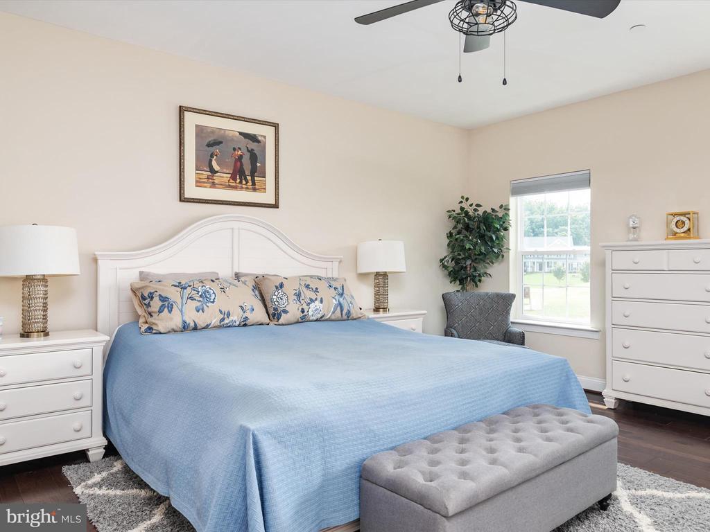 940 PEPPERTREE LANE