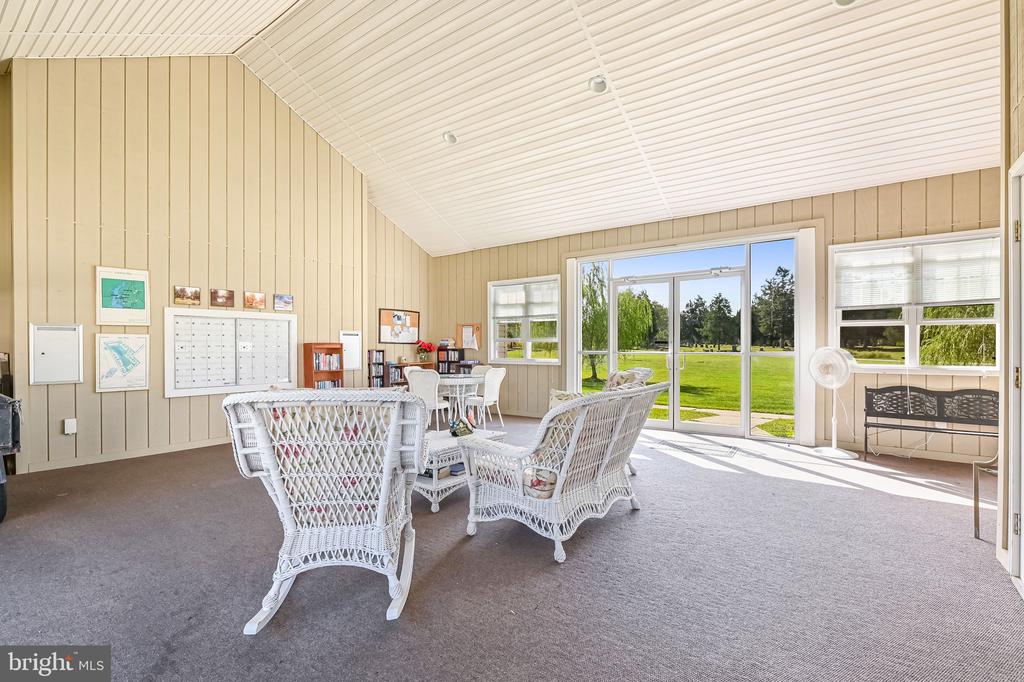 106 POND WAY
