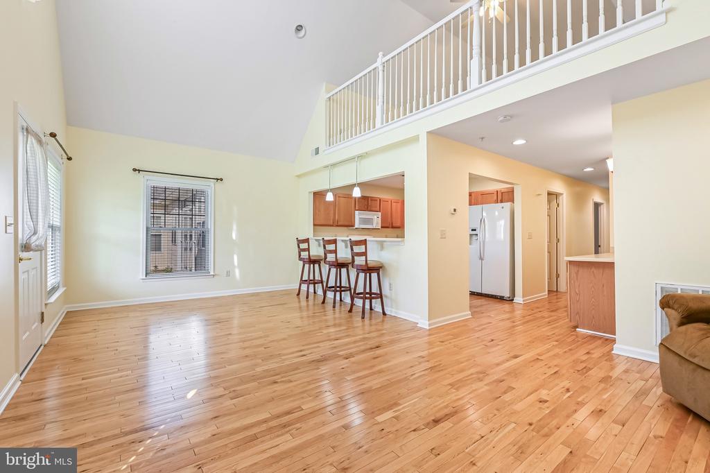 106 POND WAY