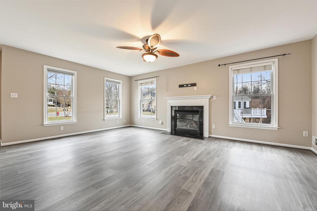 202 AUTUMN LANE