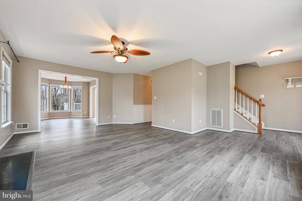 202 AUTUMN LANE
