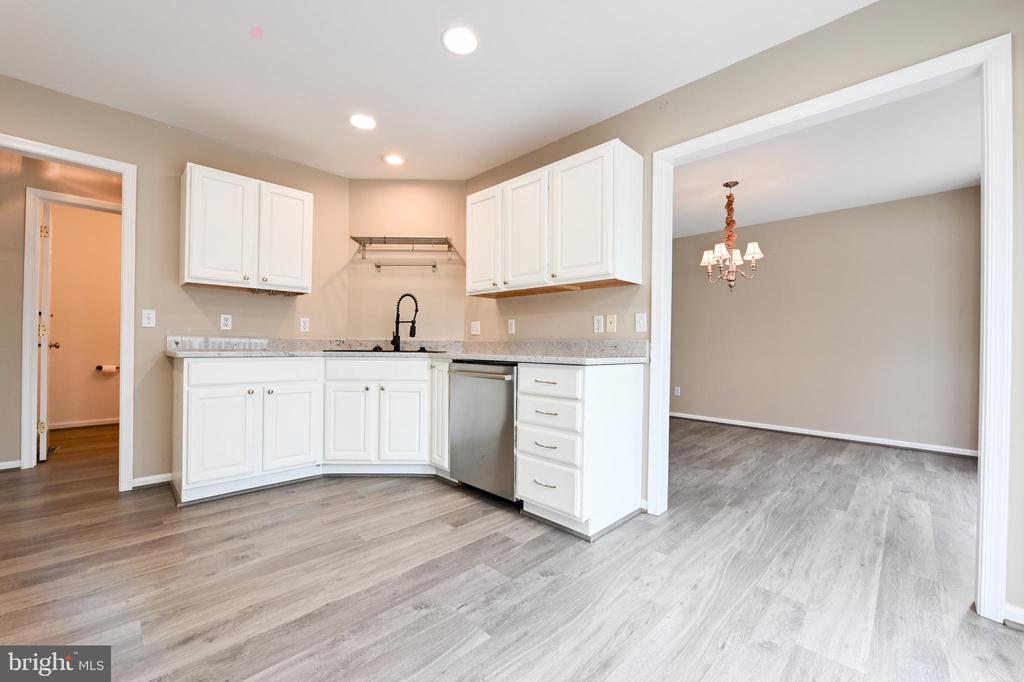 202 AUTUMN LANE