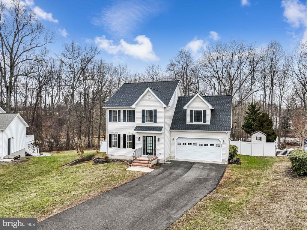 202 AUTUMN LANE