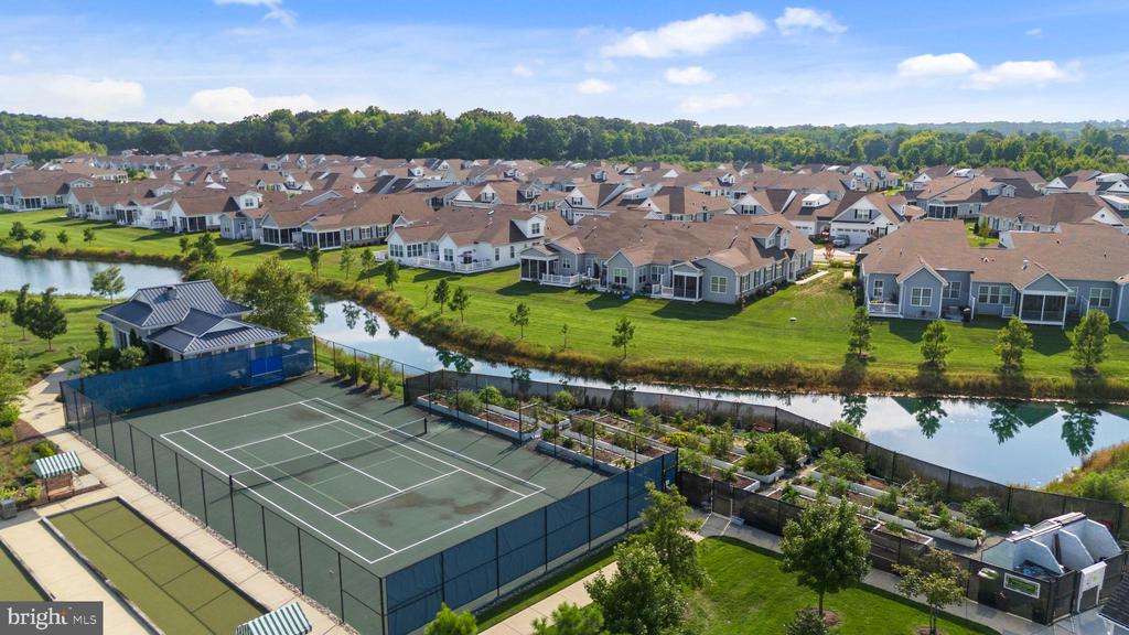 407 MOORINGS CIRCLE Unit: 261