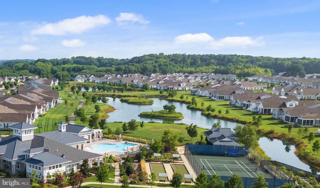407 MOORINGS CIRCLE Unit: 261