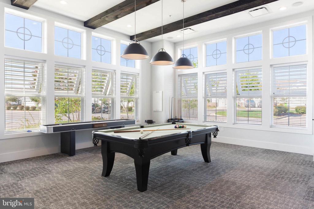 407 MOORINGS CIRCLE Unit: 261