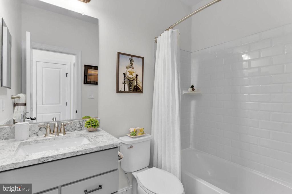 407 MOORINGS CIRCLE Unit: 261
