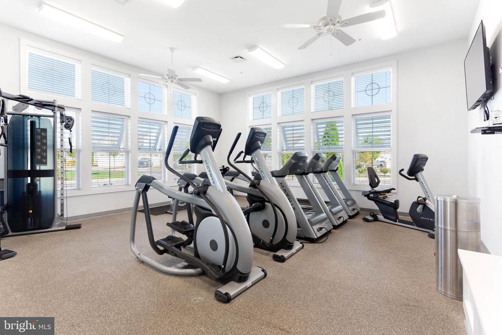 407 MOORINGS CIRCLE Unit: 261
