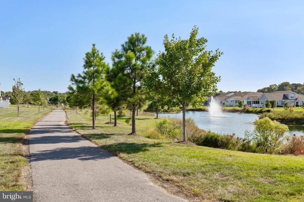 407 MOORINGS CIRCLE Unit: 261