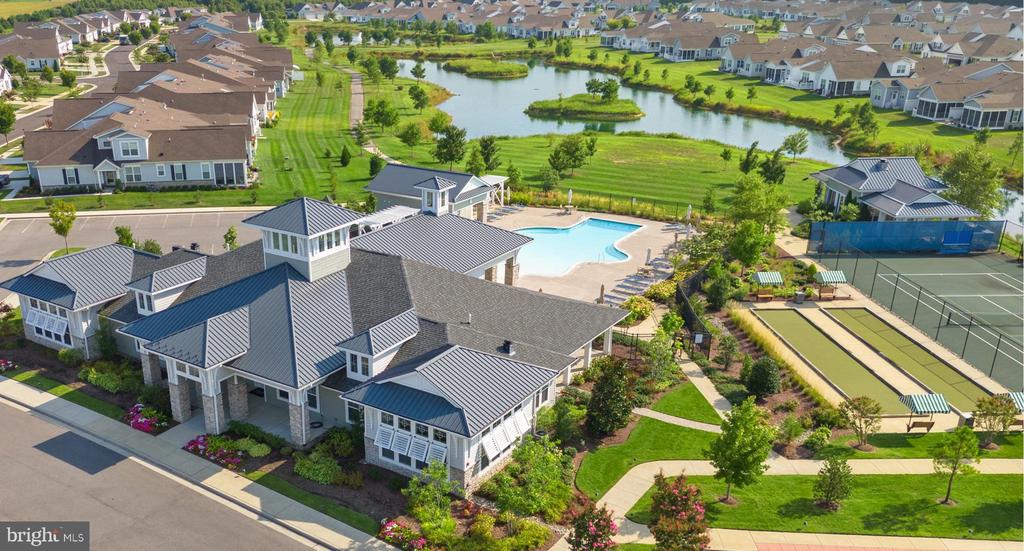 407 MOORINGS CIRCLE Unit: 261