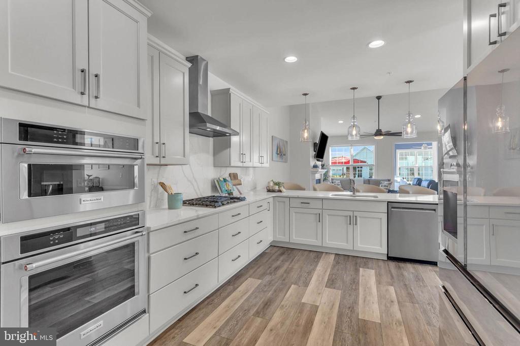 407 MOORINGS CIRCLE Unit: 261
