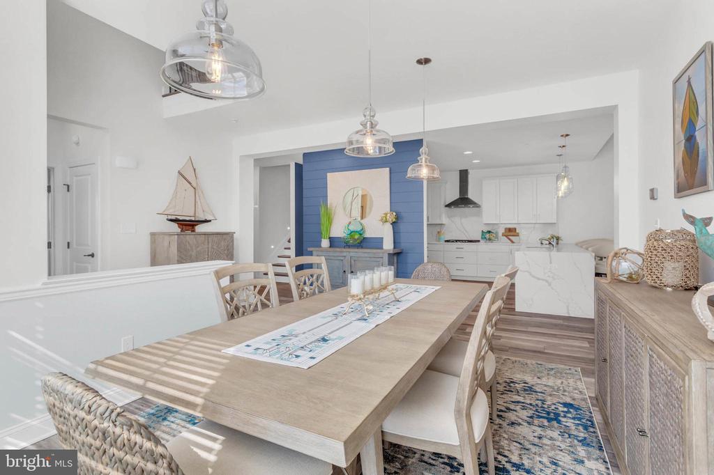 407 MOORINGS CIRCLE Unit: 261
