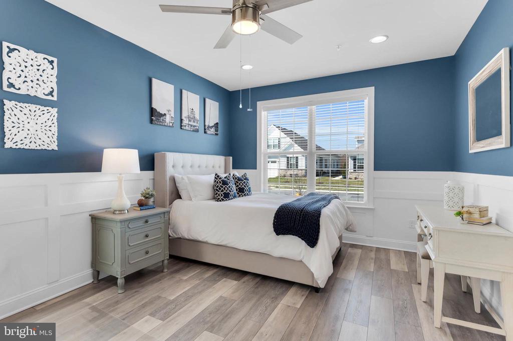 407 MOORINGS CIRCLE Unit: 261