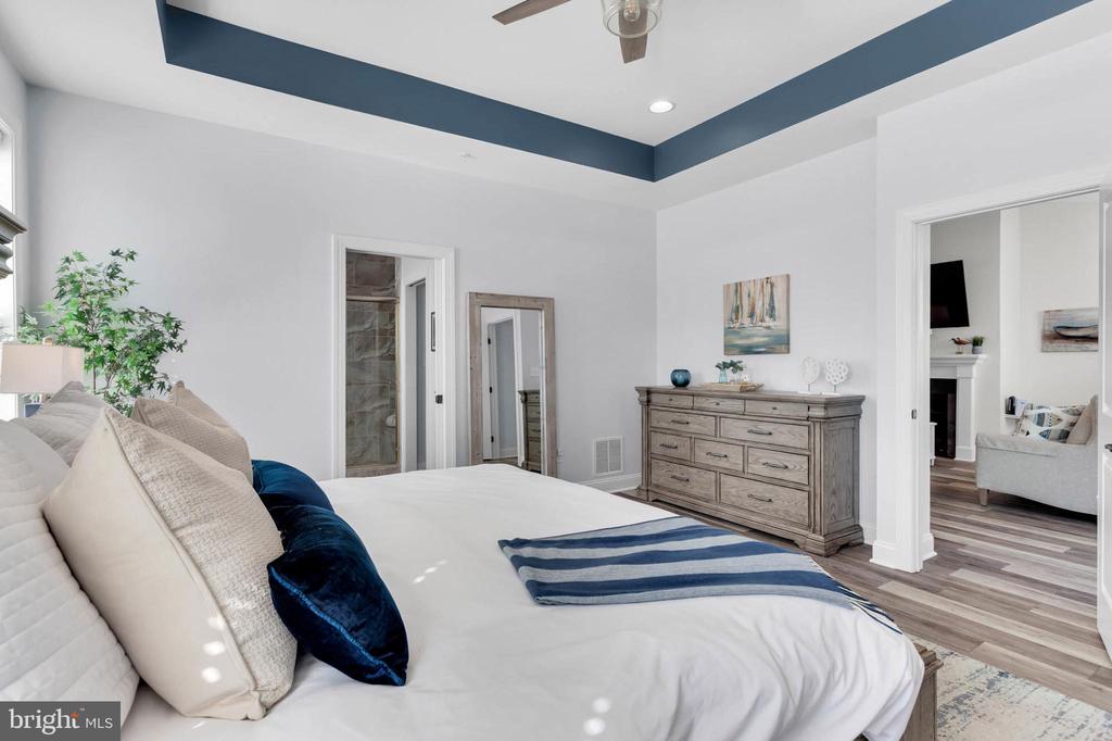 407 MOORINGS CIRCLE Unit: 261